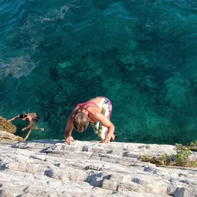 Deep Water Solo- Cliff jumping- Split